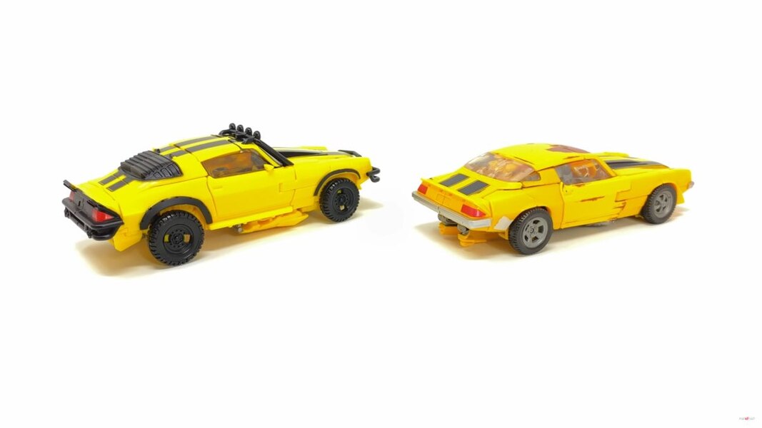 In Hand Image Of Transformers Rise Of The Beasts SS 100 Bumblebee  (21 of 44)